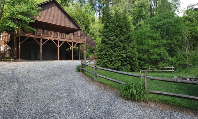 Weaverville Cabina | Buckeye cabina, situada en Weaverville, Carolina del Norte