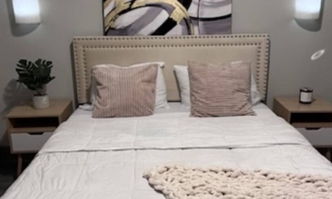 Lindridge-Martin Manor Apartamento | Buckhead Black and white suite close to all you’ll need