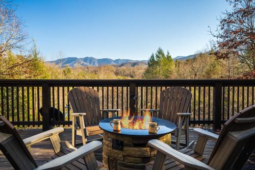 Gatlinburg - Pigeon Forge Casa | Buckhorn Hideaway By Stony Brook Cabins