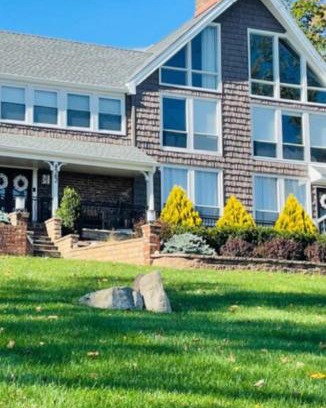 Forest Grove Casa | Bucks County Oasis