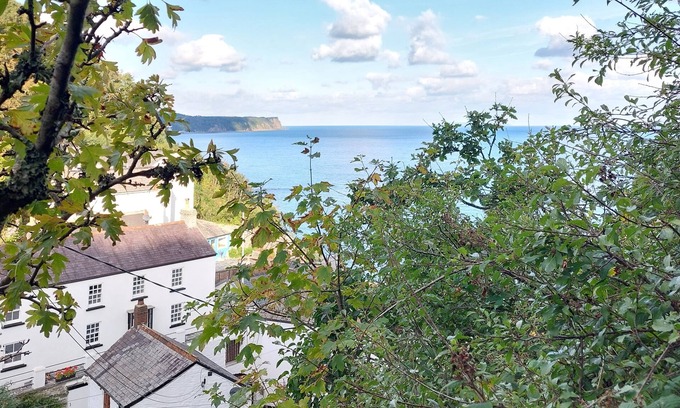 Bucks Mills Cabaña | Bucks Mills, Devon coastal retreat 500m from dog-friendly beach & woodland walks