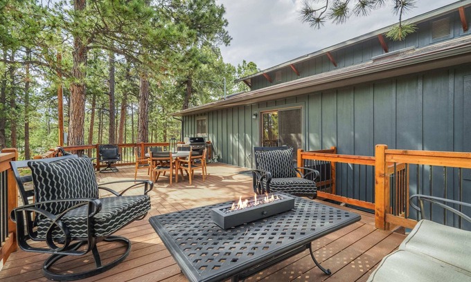 Monument Casa | Buckskin Hideaway, Hiking & Biking Trails BBQ