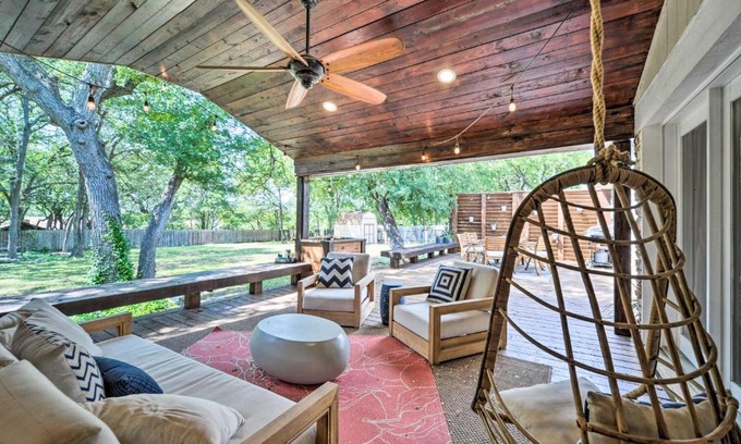 Buda Casa | Buda Home with Deck and Fire Pit - 15 Mi to Austin!