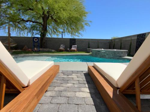 Highland Hills Casa | Buddha Gem, Central 6 Bed Room Luxury Home with Pool Hot Tub Game Room and much more