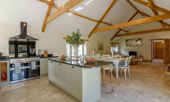 Dyrham Cabaña | Budding - sleeps 8 guests in 4 bedrooms