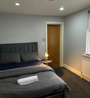 Offerton Casa | Budget Room with Private Bathroom