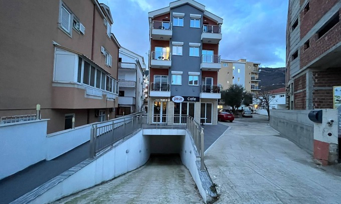 Podmaine Apartamento | Budva Center Kitchen Studio Apartment