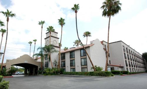 Northwest Anaheim Hotel | Buena Park Grand Hotel & Suites