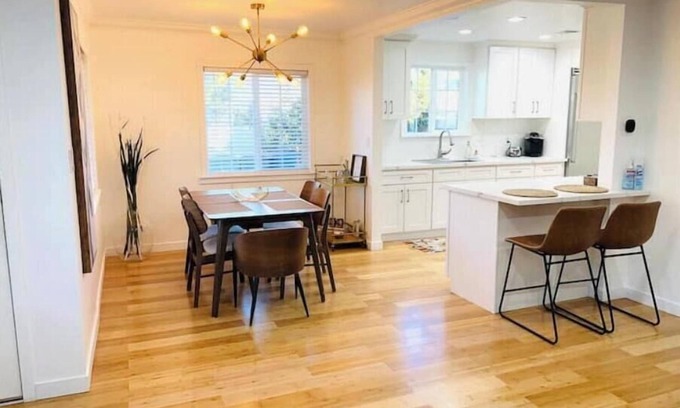 Northwest Anaheim Casa | Buena Park Modern Home/Knott's/Disney/Beach