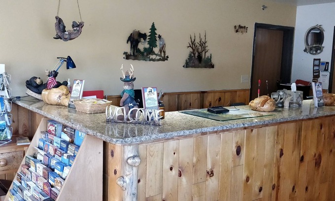 Cody Hotel | Buffalo Bill's Antlers Inn