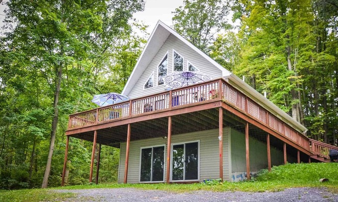 Ovid Casa | Bufflehead Bungalow: "Diversión familiar!"