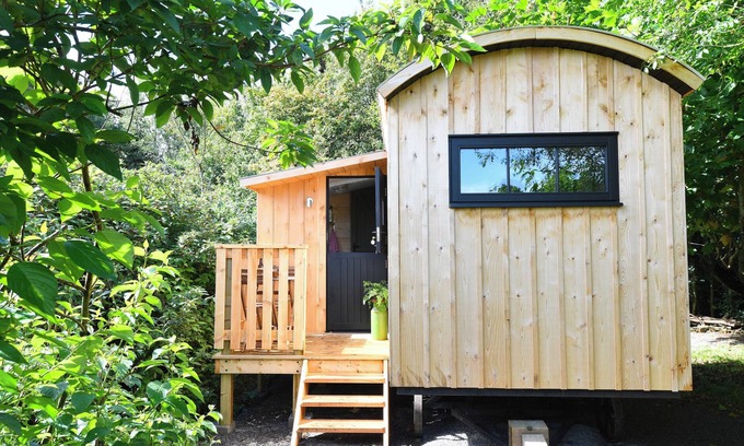 Llantwit Major Cabaña | BUGAIL HUT, romantic, with open fire in Llantwit Major