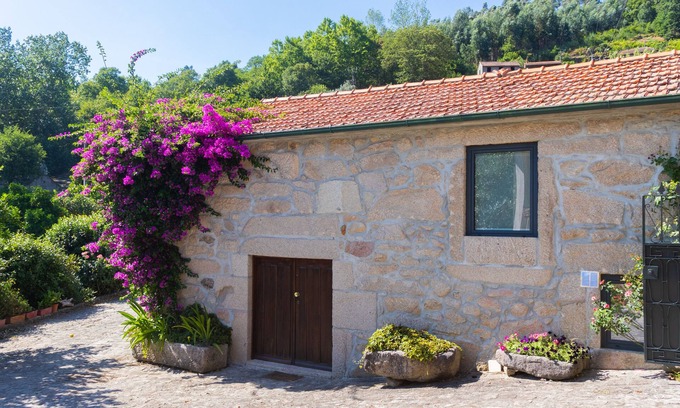 Cabeceiras de Basto Cabaña | Buganvília Loft - Quinta do Tapadinho