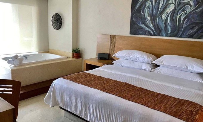 Colonia Olímpica Hotel | Buganvilias Resort Vacation Club (by Sheraton) Suite ambassador (6-8 personas)