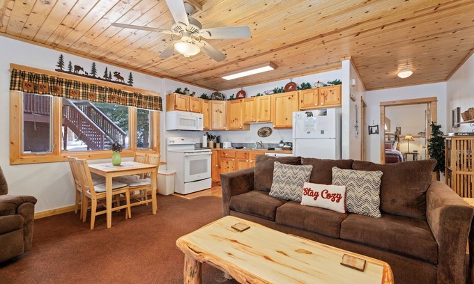 Fall River Estates Condominio | Bugle Pointe B18 (HT)