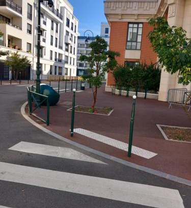 Clamart Apartamento | Building carré d eden