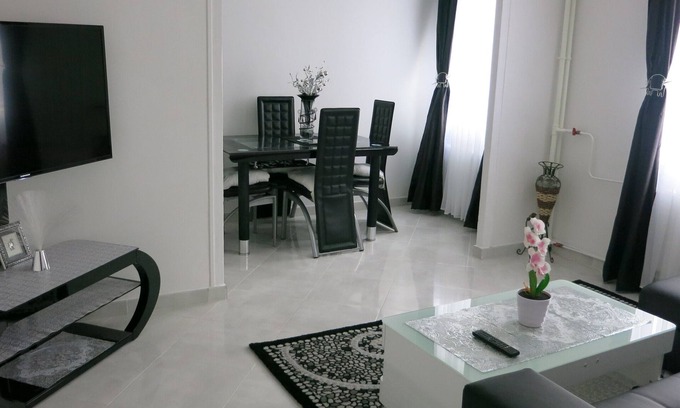 Joinville-le-Pont Apartamento | Building part of the city's heritage