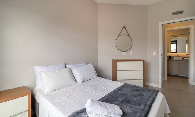 Cachoeira do Bom Jesus Apartamento | Building With Swimming Pool 800m From Beach - ACB