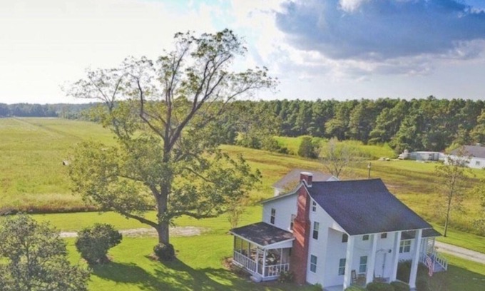 Morehead City Otro | Built in 1820 King Farm house