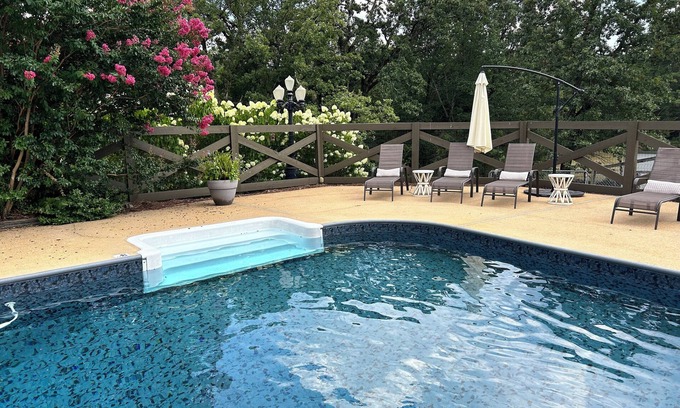 Oxford Casa | Built in 1900 3 bedroom home in charming Oxford Ms with all the amenities Enjoy!