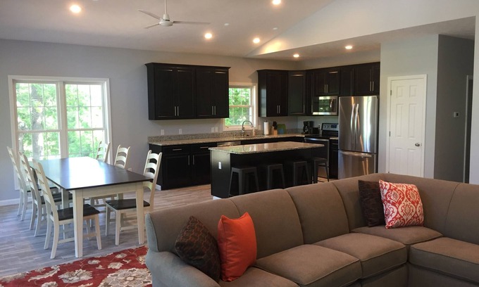 Grand Rivers Casa | 4ta noche gratis - 4 BR / 3 BA Lakeview en Grand Rivers - La única ciudad en ambos lagos