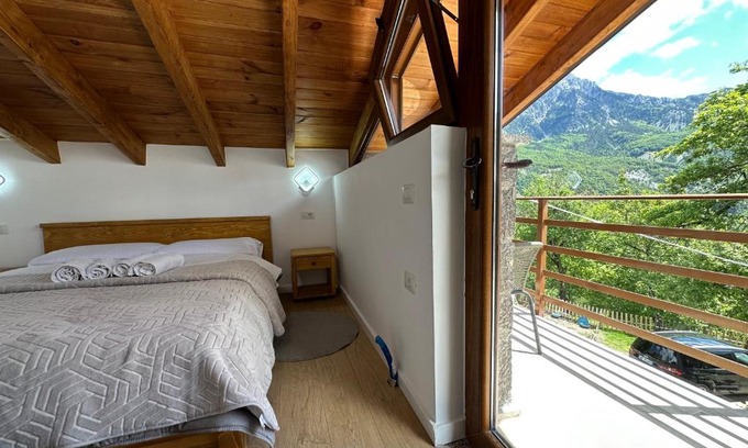 Shale Casa | Bujtina Carku