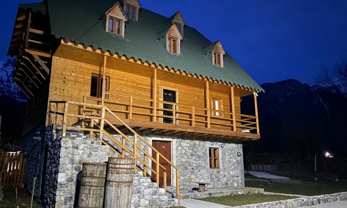 Theth Casa | Bujtina Vellezerit Grrela