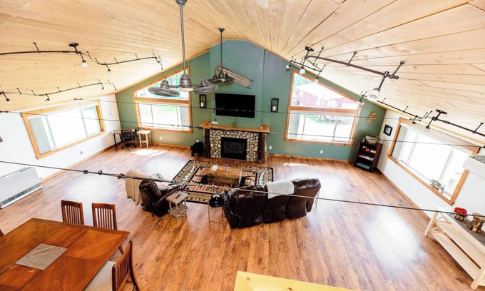 Eustis Condominio | Bull Moose on Snowmobile, ATV trails, near Sugarloaf, Flagstaff, Hiking, Golfing