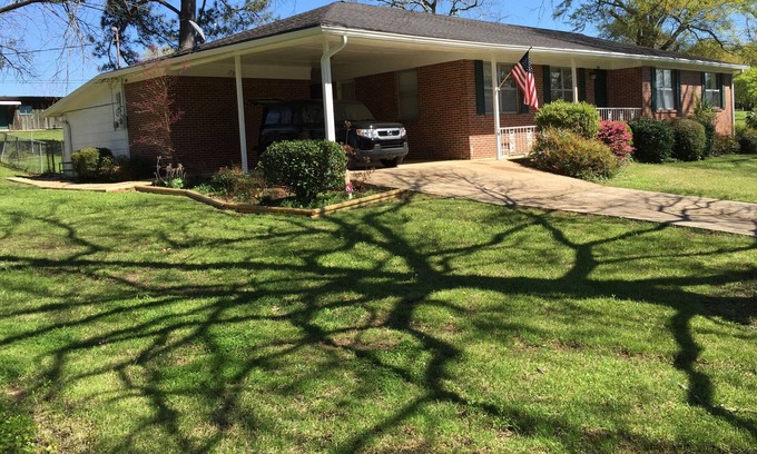 Starkville Casa | Bulldog Getaway, 3 dormitorios, 2 baños, 1. 5 millas al campus
