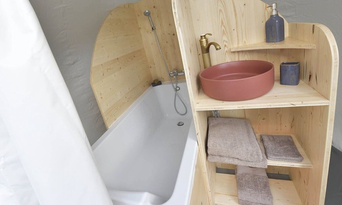 Quarre-les-Tombes Cabina | Bulle Hirondelle... a view of the stars in the heart of the Morvan!