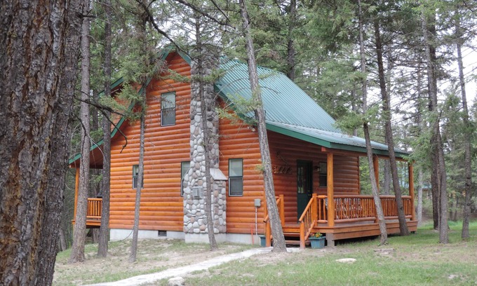 Rexford Cabina | Bullet Hole Cabin ~ Borders National Forest ~ Caminata / Pesca / Vida Silvestre ~ NO Montana ¡Belleza!
