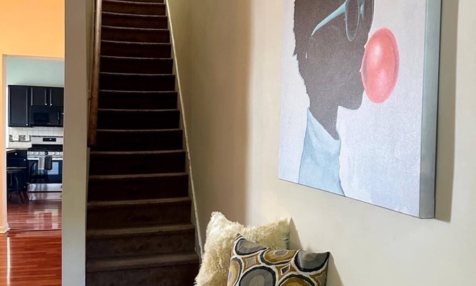 Allentown Casa | Bundle of happiness in an entire townhouse