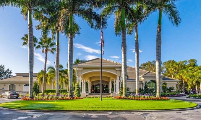 Naples Apartamento | Bundled Cypress Golf Retreat, Unit 203
