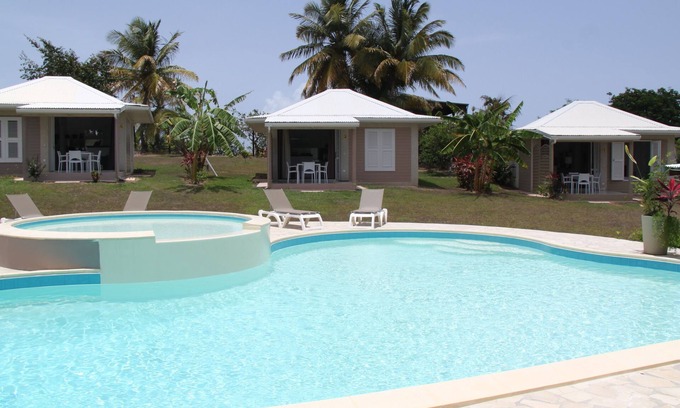 Saint-Francois Casa | Bungalow 2 de pie con piscina.