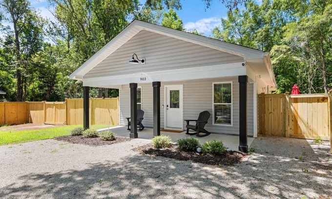 Georgetown Casa | Bungalow at the Bay 3 Bedroom Vacation Home