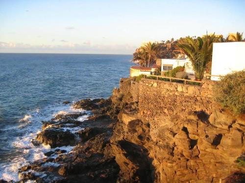 Playa del Aguila Apartamento | Bungalow Auf Einem Felsen Direkt Am Meer