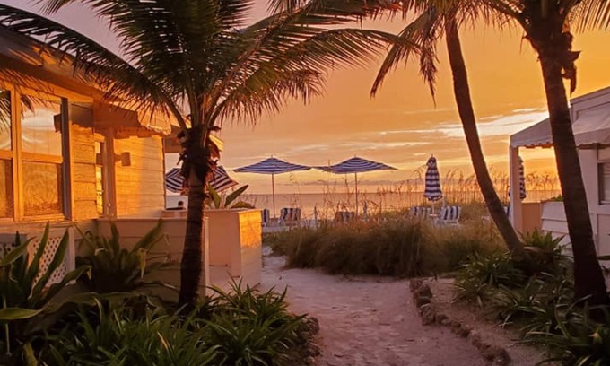 Bradenton Beach Hotel | Bungalow Beach Resort