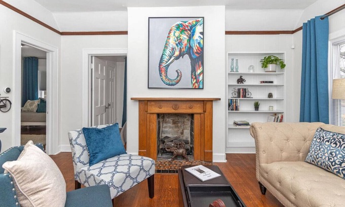 Broad Ripple Casa | Bungalow @ Broad Ripple! Next to Monon and BR Ave!