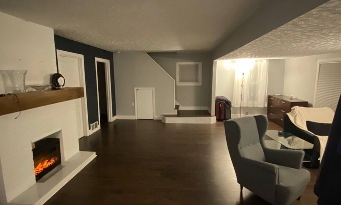Fort Erie Casa | Bungalow close 2 Lake Erie: 3 beds/2 full bathrooms/big living room/kitchen/deck