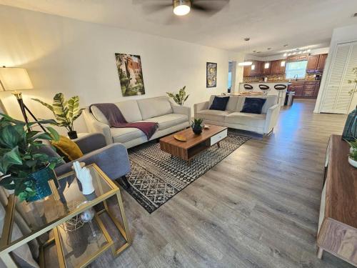 Lawsona - Fern Creek Casa | Bungalow DT by Lake Eola KIA center Sleeps 12