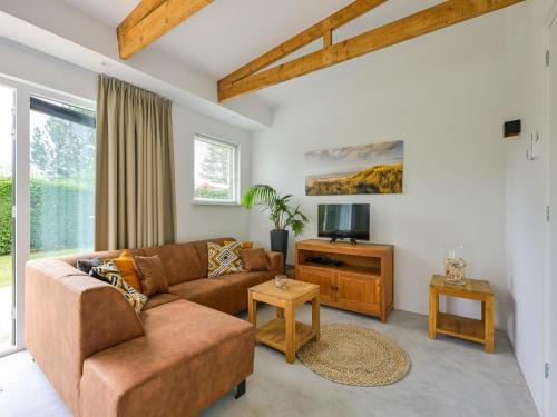 Sint Maartensvlotbrug Casa | Bungalow in Eureka with Spacious Garden