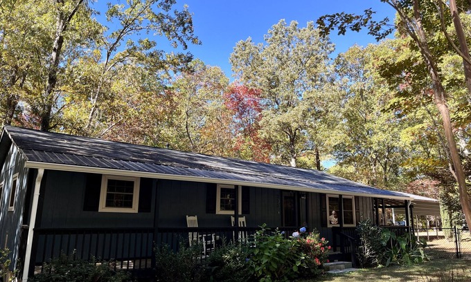 Dahlonega Casa | Bungalow in small and quiet cul-de-sac, pet-friendly.