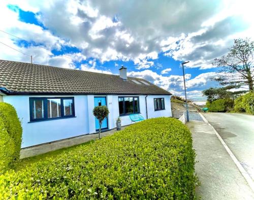 Aberdovey Casa | Bungalow, mountain and sea views parking