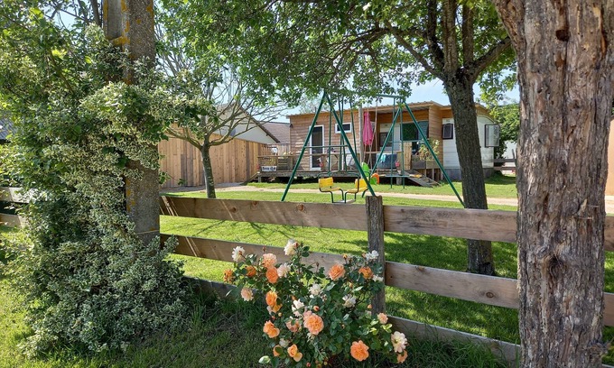 Yevres Casa | Bungalow on a horse farm