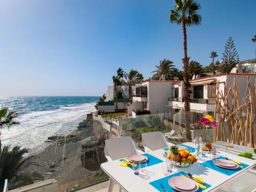 Playa del Aguila Casa | Bungalow Playa del Aguila II over the sea by VillaGranCanaria