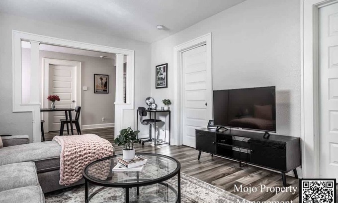 Indianapolis Casa | Bungalow Sobro- 2BR1BA