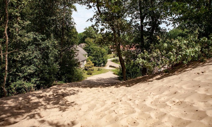 Uden Casa | Bungalow With a Terrace at Bedafse Bergen