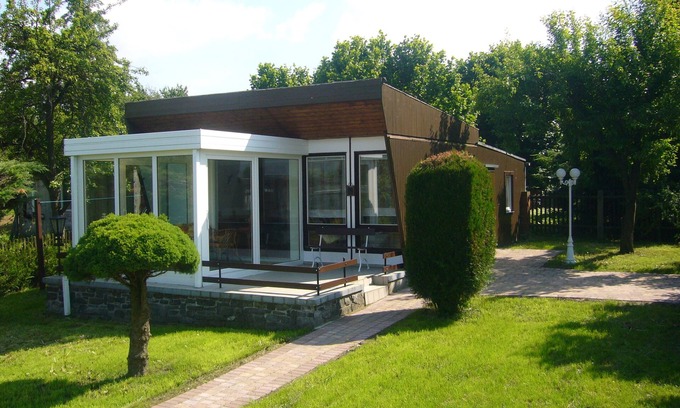 Lichtenwalde Casa | Bungalow con jardín de invierno, terraza, barbacoa y jardín. Se aceptan animales