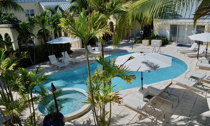 The Bight Hotel | Bungalows at Windsong on the Reef