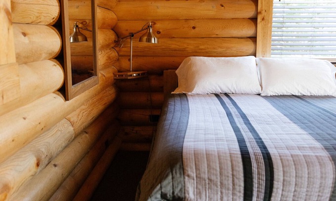 Bozeman Cabina | Bunkhouse 1 at Gallatin Canyon Cabins